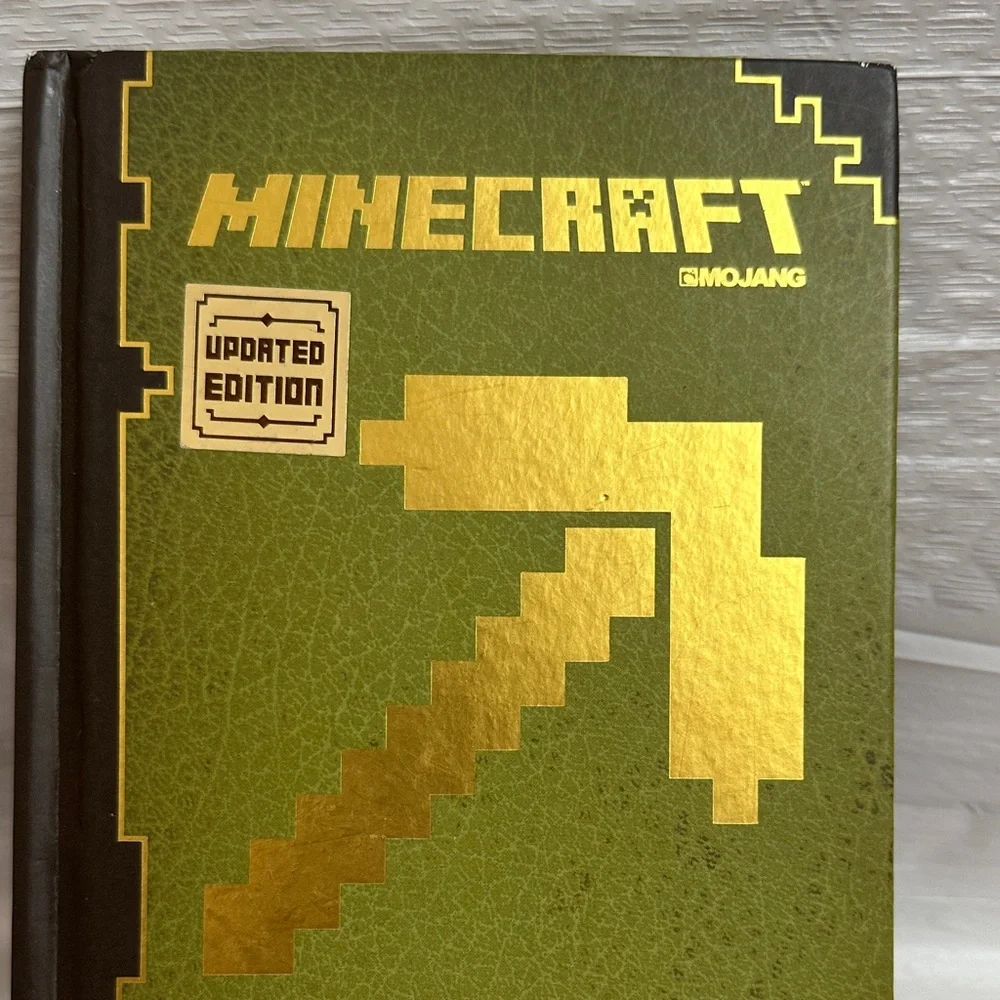 Minecraft Essential Handbook - Updated Edition